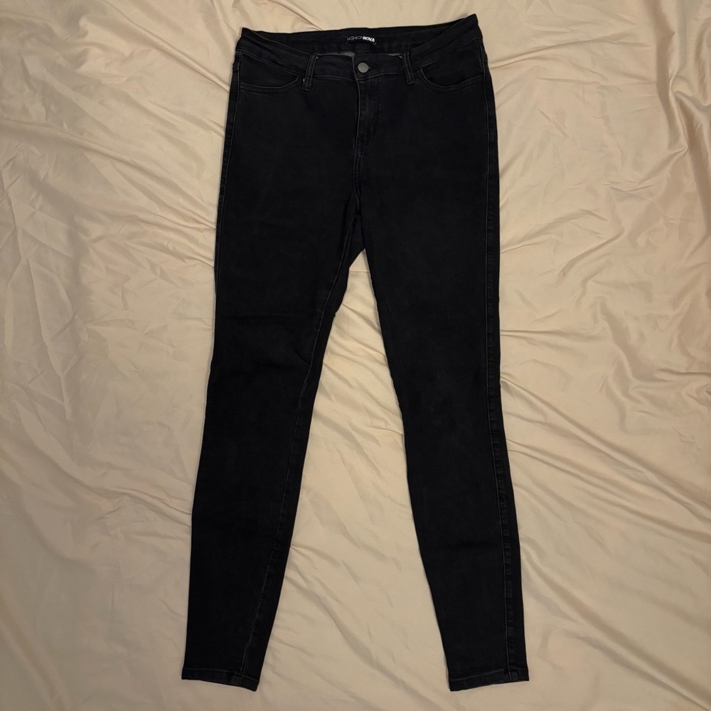 Fashion Nova Women’s Jet Black Skinny Jeans Size 11